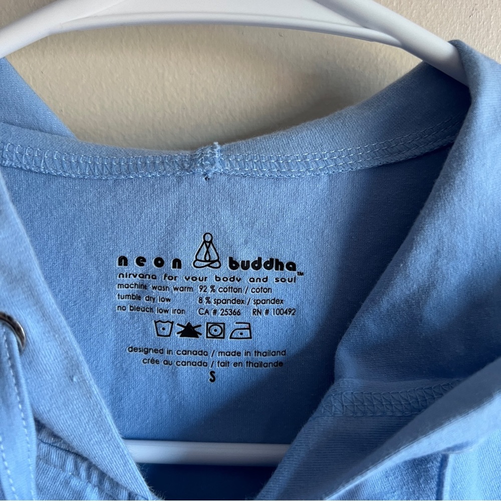 Neon Buddha Blue Ruched Zipper 3/4 Sleeve Hooded Lagenlook Top - Picture 3 of 4